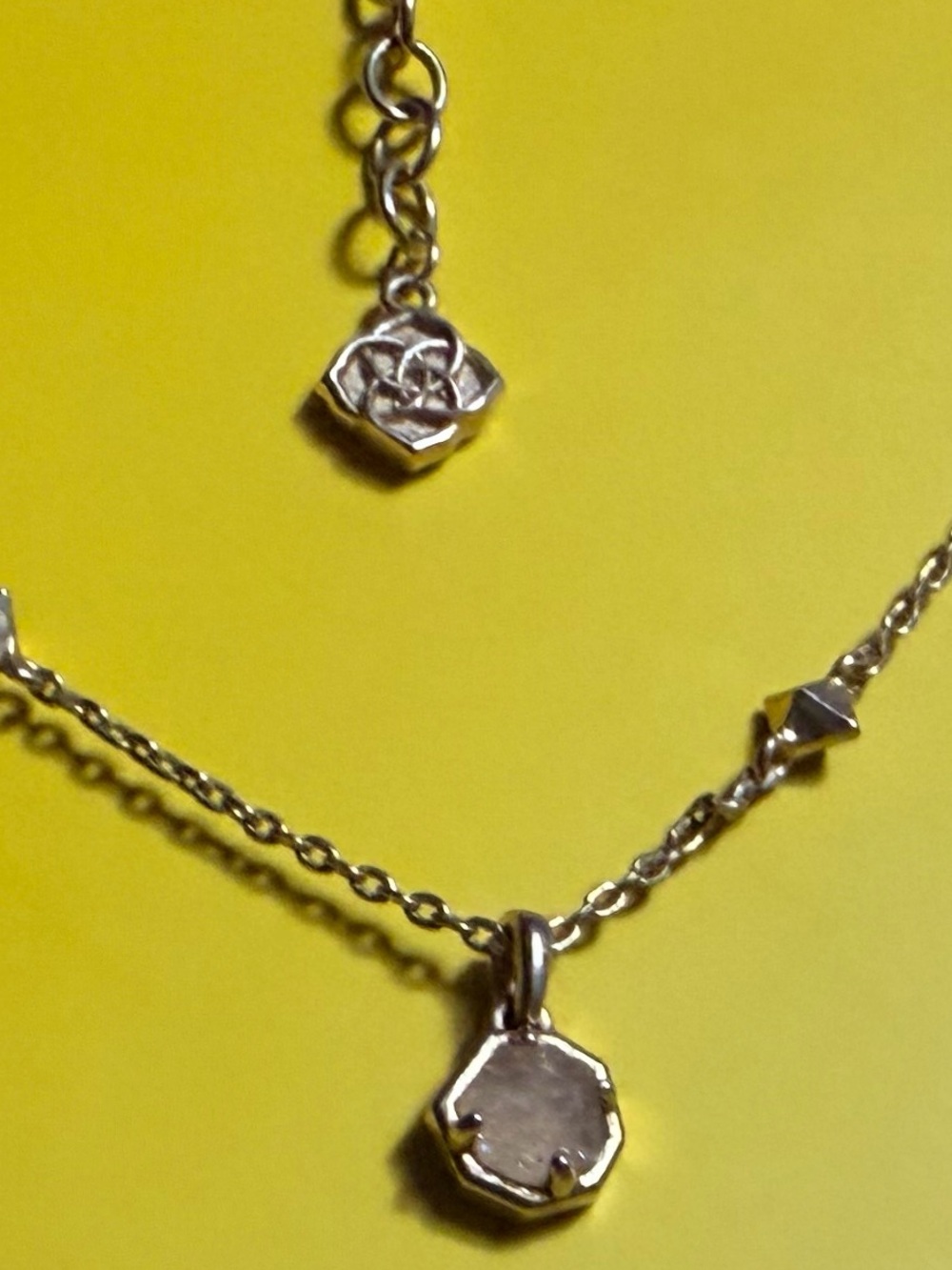 🌸Kendra Scott Gold Necklace with Pink Hexagon Pendant